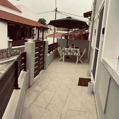 Elli's House Kalavarda